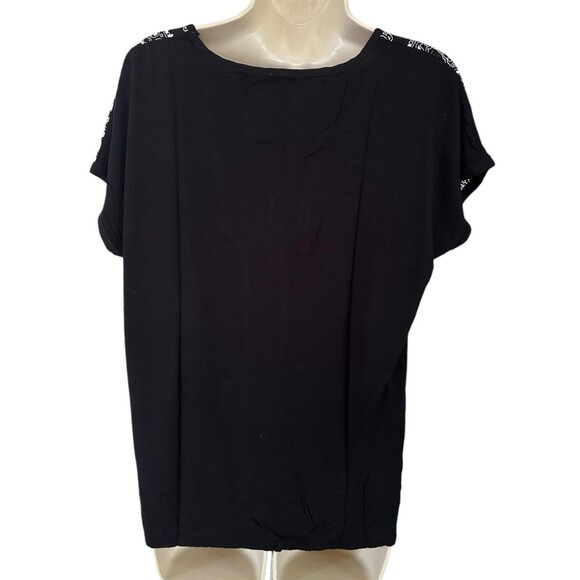 Chico's Women's Ariel Mirrored Paisley Top w/ Crochet Hem Size 1 (M 8/10) Black - Picture 2 of 8